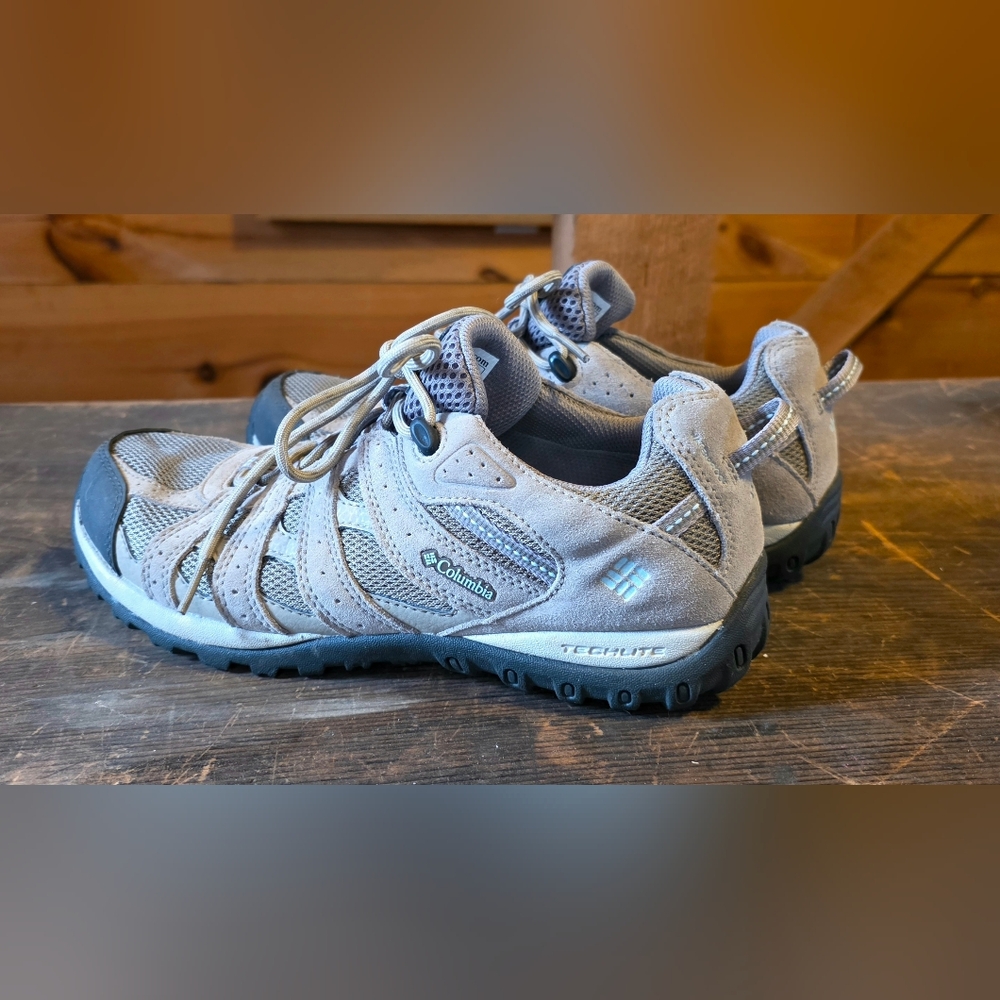 Womens Columbia Hiking Sneakers, Size 8.5US